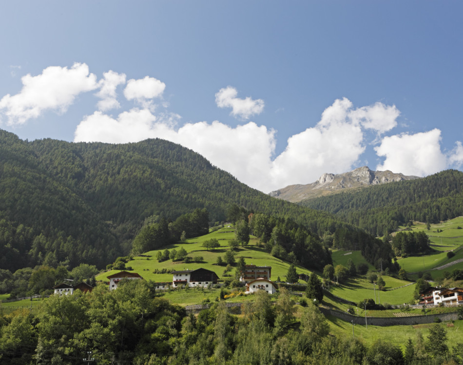 Höfe oberhalb von Martell Dorf