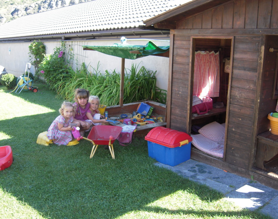 Unsere Kinder im Garten